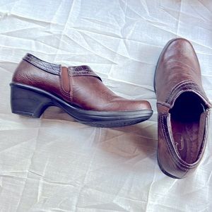 Easy Street slip on shoes